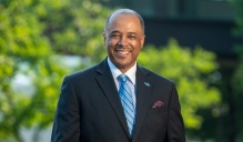 Portrait of Keith Alford.