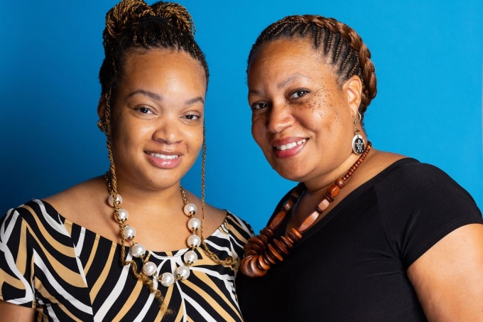 La Shawn Davis, MSW ’02, at right, with her daughter, Deja Middlebrook, JD ’21, MSW ’20, BA ’17. 